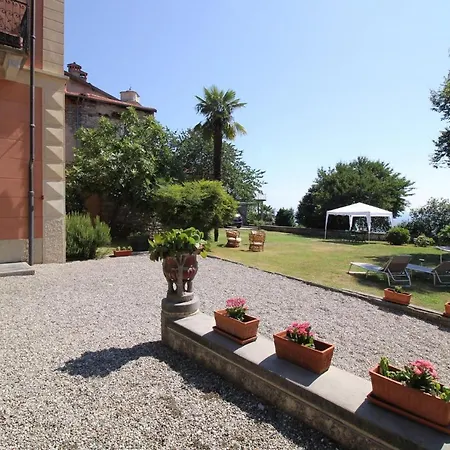 Appartamento La Dimora Dei Ciliegi, Charming Overlooking Lake Maggiore